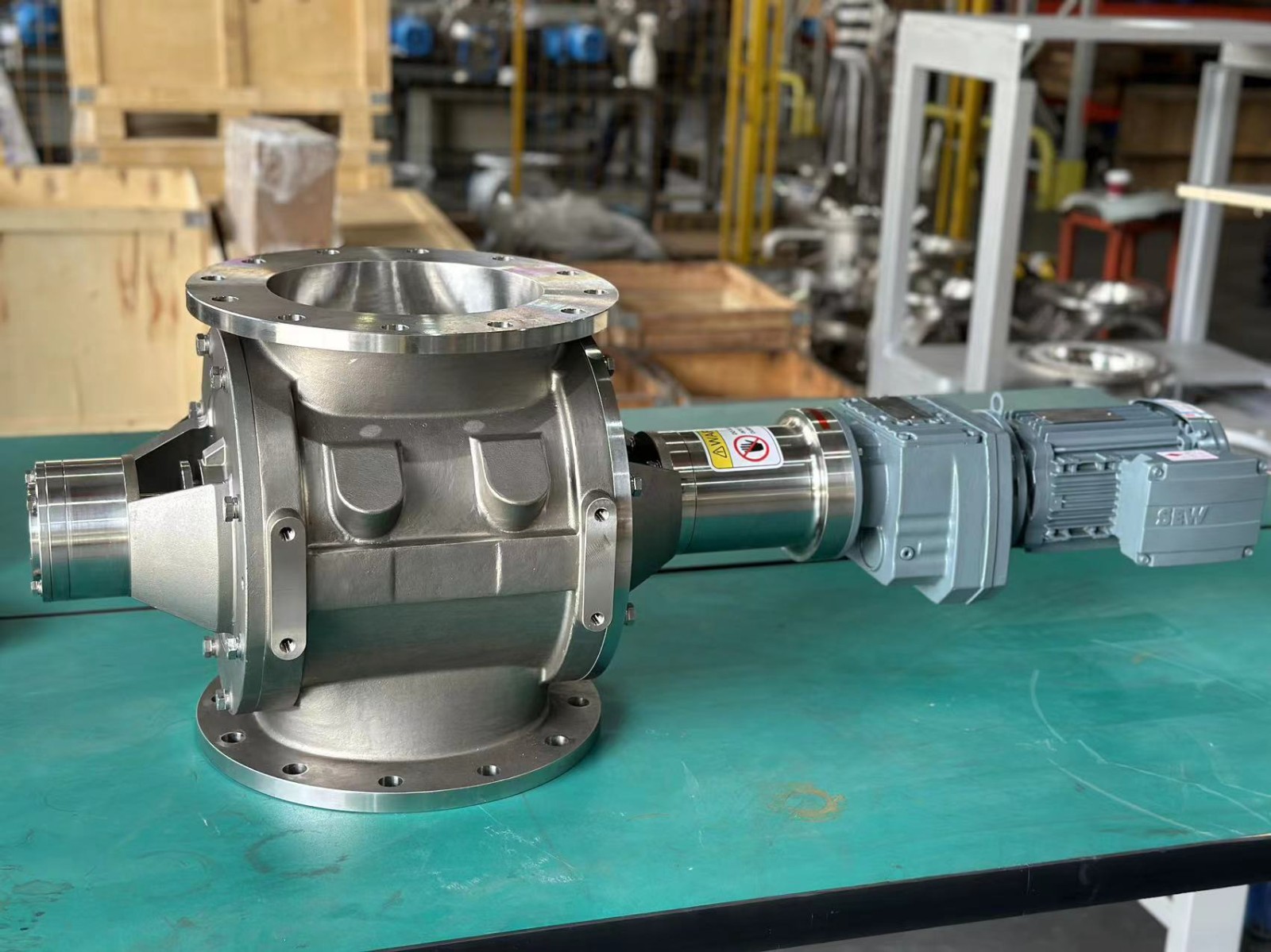 Rotary airlock valve